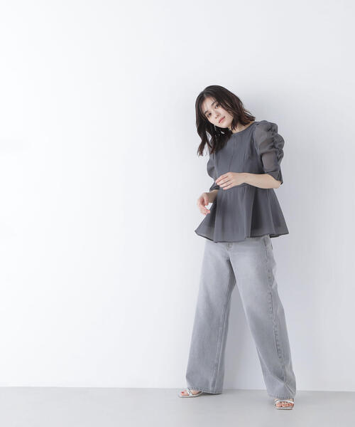 NATURAL BEAUTY BASIC（ナチュラルビューティーベーシック）の「◇シアーペプラムブラウス（シャツ/ブラウス・レディース・チャコールグレー/オフホワイト/ラベンダー/ライトグリーン・SMALL/MEDIUM）」の9枚目の写真