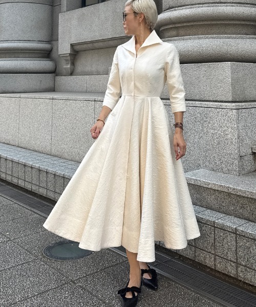 JENNE(ジェンヌ)の「ジャガードフィット&フレアワンピース(ワンピース・レディース・ブラック/ホワイト/ネイビー・SMALL/MEDIUM/LARGE/X-LARGE)」の2枚目の写真