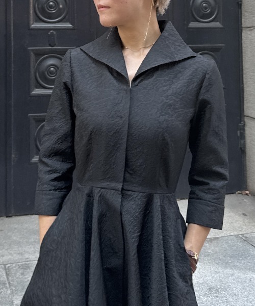 JENNE(ジェンヌ)の「ジャガードフィット&フレアワンピース(ワンピース・レディース・ブラック/ホワイト/ネイビー・SMALL/MEDIUM/LARGE/X-LARGE)」の7枚目の写真