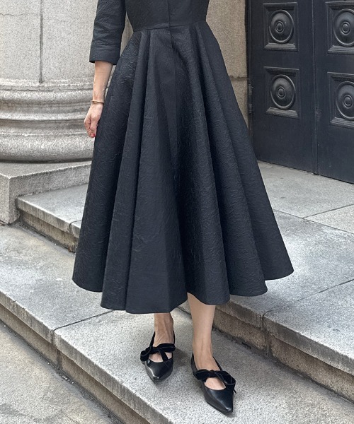 JENNE(ジェンヌ)の「ジャガードフィット&フレアワンピース(ワンピース・レディース・ブラック/ホワイト/ネイビー・SMALL/MEDIUM/LARGE/X-LARGE)」の8枚目の写真