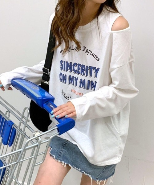 maison de LATIR(メゾンドラティール)の「ほどよい抜け感とこなれ感の大人カジュアルシャツ(Tシャツ/カットソー・レディース・ホワイト/ブラウン・FREE)」の4枚目の写真