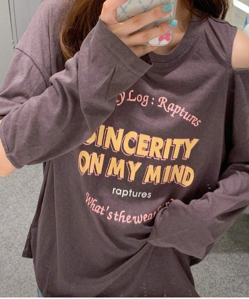 maison de LATIR(メゾンドラティール)の「ほどよい抜け感とこなれ感の大人カジュアルシャツ(Tシャツ/カットソー・レディース・ホワイト/ブラウン・FREE)」の7枚目の写真