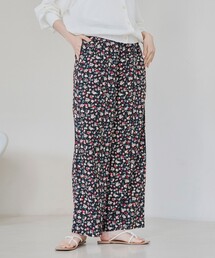 黒 花柄 パンツ　コムコム　値下げ中 パンツ（ブラック/黒色系・花柄・ボタニカル柄）ファッション