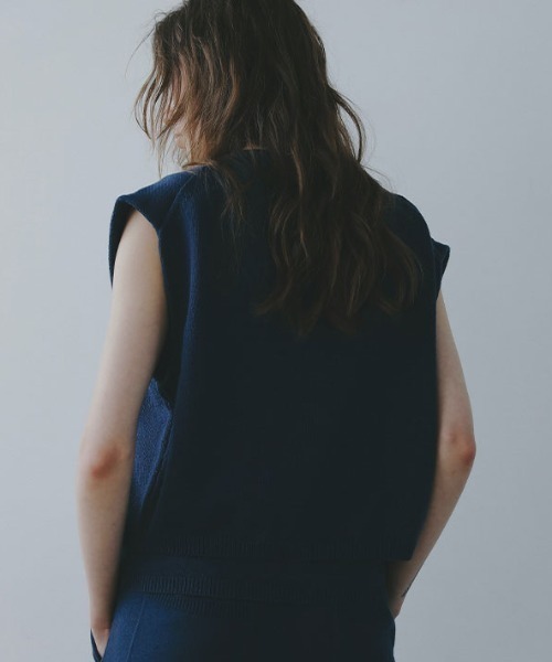 【ETRE TOKYO】リリヤーンスリーブレスニットトップス　navy リリヤーンスリーブレスニットトップス（ニット/セーター