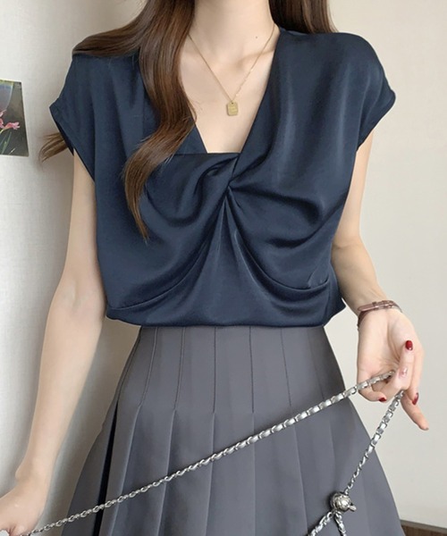 Lace Ladies(レースレディース)の「Vネック フロント ツイスト フレンチスリーブ Tシャツ(Tシャツ/カットソー・レディース・グレー/ホワイト/ネイビー/ブラック/ラベンダー・FREE)」の4枚目の写真