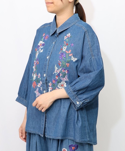 ScoLar（スカラー）の「151704-1：刺繍デニムシャツ（Tシャツ/カットソー・レディース・ブラック/ブルー・M/L）」の11枚目の写真