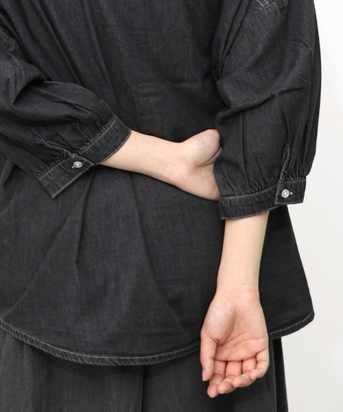 ScoLar（スカラー）の「151704-1：刺繍デニムシャツ（Tシャツ/カットソー・レディース・ブラック/ブルー・M/L）」の17枚目の写真