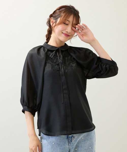 Rose Tiara(ローズティアラ)の「【手洗いOK】襟付きフラワーモチーフブラウス(シャツ/ブラウス・レディース・ブラック/ベージュ・38/42/46)」の8枚目の写真