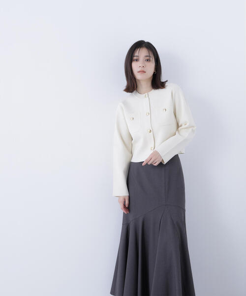 NATURAL BEAUTY BASIC（ナチュラルビューティーベーシック）の「◇エンブレムボタンニットジャケット（カーディガン/ボレロ・レディース・ブルー/ネイビー/イエロー/オフホワイト/キャメル・FREE）」の11枚目の写真