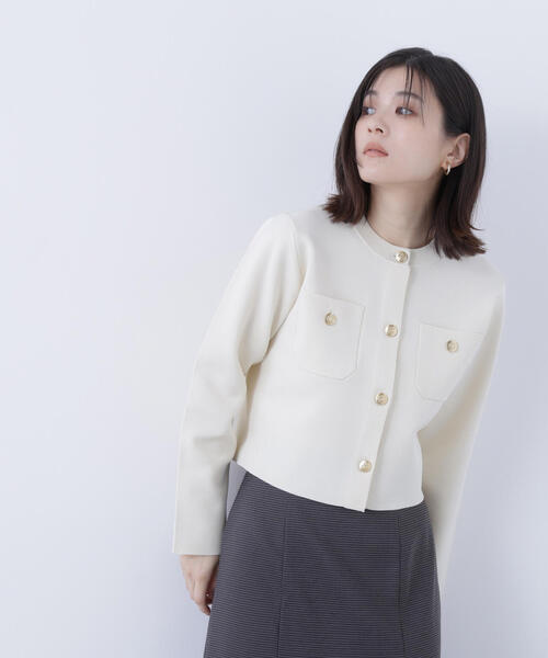 NATURAL BEAUTY BASIC（ナチュラルビューティーベーシック）の「◇エンブレムボタンニットジャケット（カーディガン/ボレロ・レディース・ブルー/ネイビー/イエロー/オフホワイト/キャメル・FREE）」の12枚目の写真