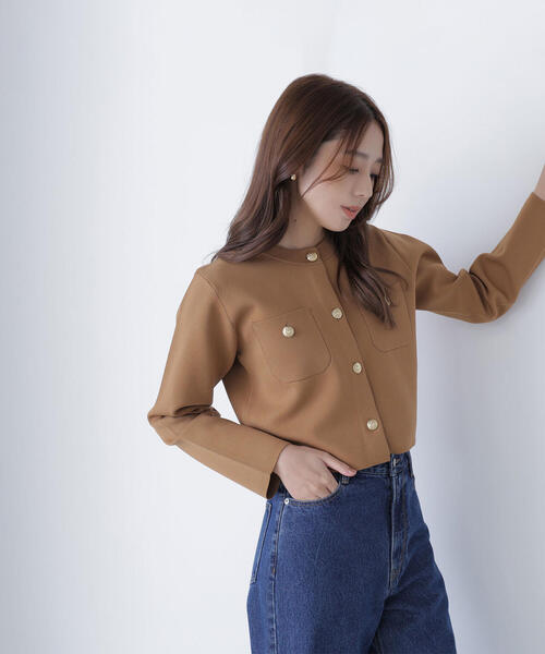 NATURAL BEAUTY BASIC（ナチュラルビューティーベーシック）の「◇エンブレムボタンニットジャケット（カーディガン/ボレロ・レディース・ブルー/ネイビー/イエロー/オフホワイト/キャメル・FREE）」の21枚目の写真