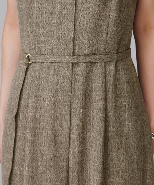 UNTITLED（アンタイトル）の「【接触冷感/オールインワン/洗える】梳毛調合繊コンビネゾン（サロペット/オーバーオール・レディース・ライトベージュ・48/44/04/02/01/00）」の5枚目の写真