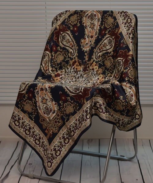 Mayree（メイリー）の「【resonance】シックデザイン シンプルカラー シルクタッチ 大判スカーフ【マルチウェイ】（バンダナ/スカーフ・レディース・その他4/その他5/その他3/その他2/その他1・FREE）」の4枚目の写真