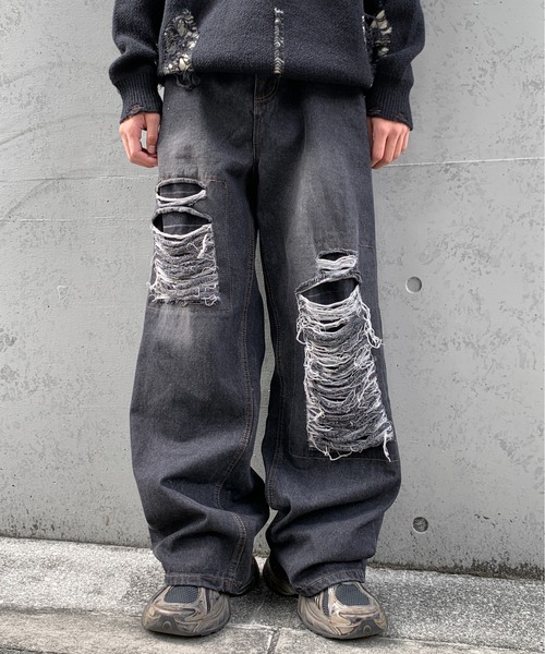 lilful(リルフル)の「クラッシュダメージ加工ワイドストレートデニムパンツ(デニムパンツ・メンズ・ブラック/ブルー・L/M)」の1枚目の写真