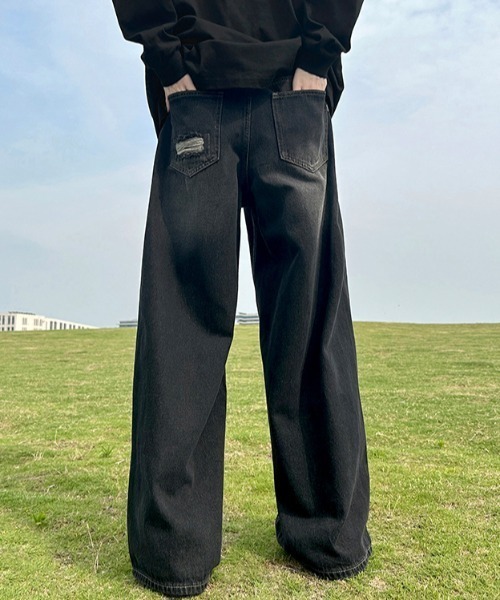lilful(リルフル)の「クラッシュダメージ加工ワイドストレートデニムパンツ(デニムパンツ・メンズ・ブラック/ブルー・L/M)」の7枚目の写真