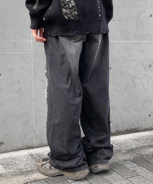 lilful(リルフル)の「クラッシュダメージ加工ワイドストレートデニムパンツ(デニムパンツ・メンズ・ブラック/ブルー・L/M)」の15枚目の写真