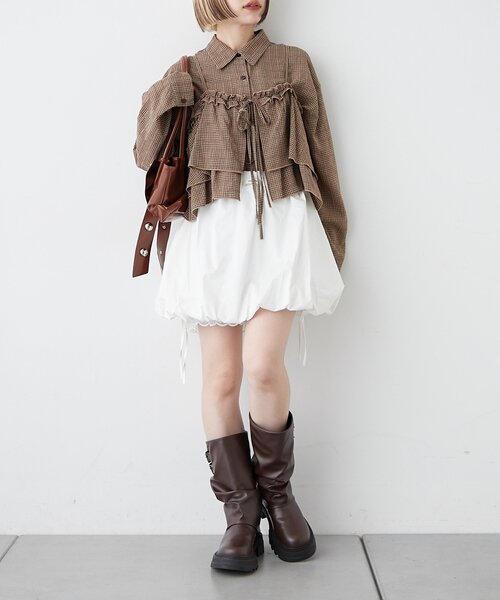 w closet（ダブルクローゼット）の「【25AW】レイヤードバルーンスカパン（スカート・レディース・オフホワイト/ブラック・FREE）」の18枚目の写真