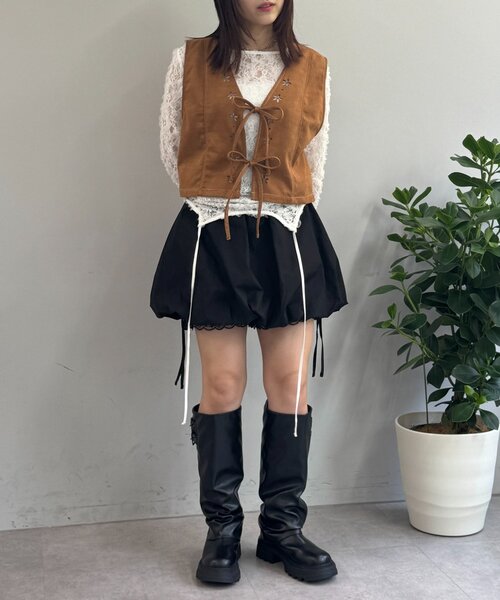 w closet（ダブルクローゼット）の「【25AW】レイヤードバルーンスカパン（スカート・レディース・オフホワイト/ブラック・FREE）」の10枚目の写真