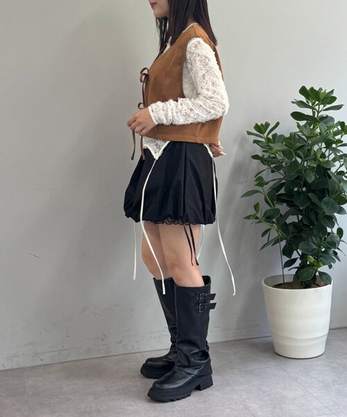 w closet（ダブルクローゼット）の「【25AW】レイヤードバルーンスカパン（スカート・レディース・オフホワイト/ブラック・FREE）」の15枚目の写真