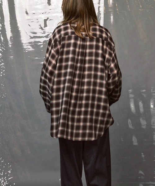 MAISON SPECIAL（メゾンスペシャル）の「《UNISEX》Prime-Over Ombre Check Regular Collar Shirt Coat/プライムオーバーオンブレチェックレギュラーカラーシャツコート【MAISON SPECIAL/メゾンスペシャル】（シャツ/ブラウス・メンズ・ブラウン/パープル・1/2/0）」の7枚目の写真