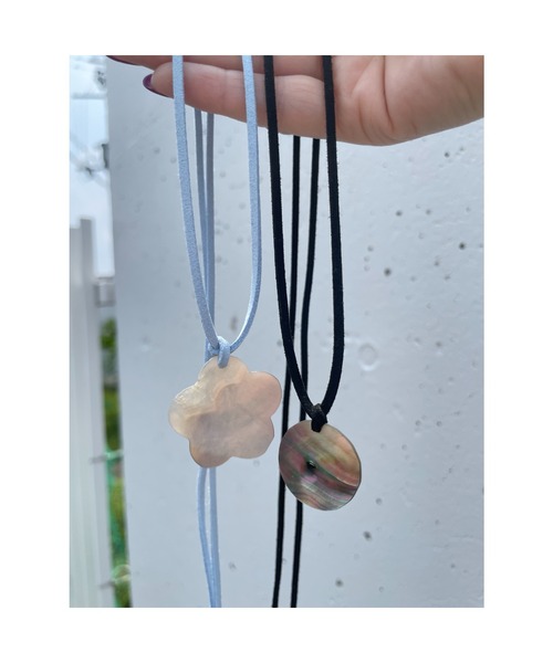 tone(トーン)の「【mamo】フラワーシェルチョーカー(MA)(チョーカー・レディース・ブルー・FREE)」の4枚目の写真