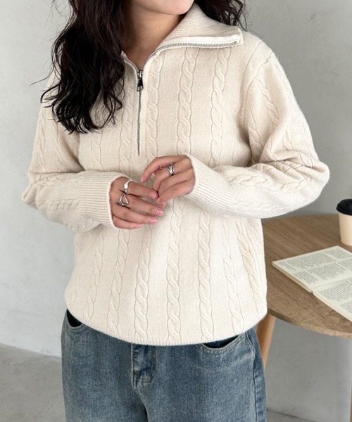 CLEA(クレア)の「ハーフジップケーブル編みニットトップス(ニット/セーター・レディース・グレー/ベージュ/ブラウン/ピンク・FREE)」の3枚目の写真