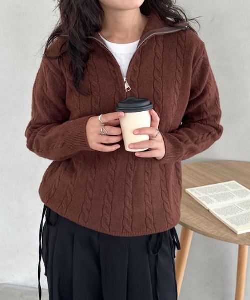 CLEA(クレア)の「ハーフジップケーブル編みニットトップス(ニット/セーター・レディース・グレー/ベージュ/ブラウン/ピンク・FREE)」の2枚目の写真