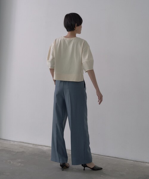 GALLEST(ギャレスト)の「フォルムスリーブカットソー(Tシャツ/カットソー・レディース・ライトブルー/ブラック/アイボリー・38)」の6枚目の写真