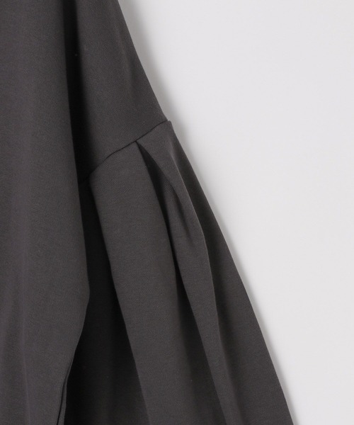 LEPSIM（レプシィム）の「袖タックボリュームチュニック　598255（スウェット・レディース・ピンク/チャコールグレー/ブラック/アイボリー/イエロー・FREE）」の8枚目の写真