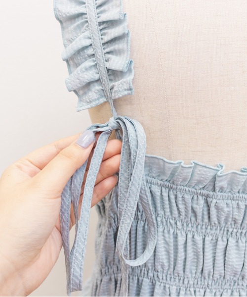 CLETTEオリジナルフリルデザインシャーリングキャミワンピース