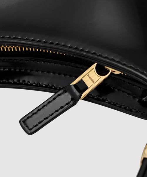 JACQUEMUS（ジャックムス）の「LE BISOU（ショルダーバッグ・レディース・ブラック・ONE SIZE）」の5枚目の写真