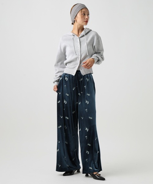 BAYFLOW（ベイフロー）の「[柔らかな穿き心地]ベロアワイドパンツ（その他パンツ・レディース・ブルー/ブラック/レッド・FREE）」の12枚目の写真