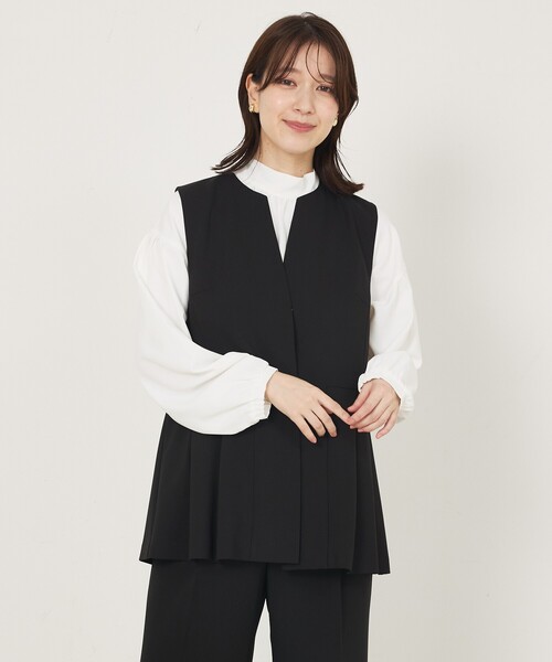 abahouse mavie（アバハウスマヴィ）の「【エニデイカセット】タック切り替えジレ/セミオケ/きれいめ/レイヤード/ベスト/シーズンレス（ベスト・レディース・ダークネイビー/ブラック/グレイッシュベージュ・36/38）」の8枚目の写真