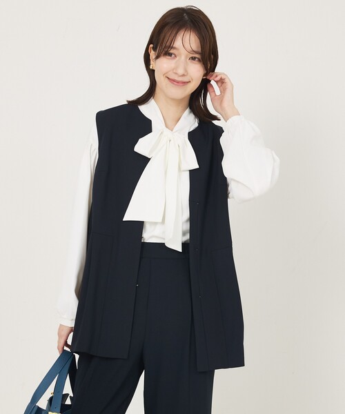 abahouse mavie（アバハウスマヴィ）の「【エニデイカセット】タック切り替えジレ/セミオケ/きれいめ/レイヤード/ベスト/シーズンレス（ベスト・レディース・ダークネイビー/ブラック/グレイッシュベージュ・36/38）」の11枚目の写真