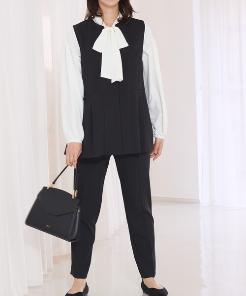 abahouse mavie（アバハウスマヴィ）の「【エニデイカセット】タック切り替えジレ/セミオケ/きれいめ/レイヤード/ベスト/シーズンレス（ベスト・レディース・ダークネイビー/ブラック/グレイッシュベージュ・36/38）」の13枚目の写真