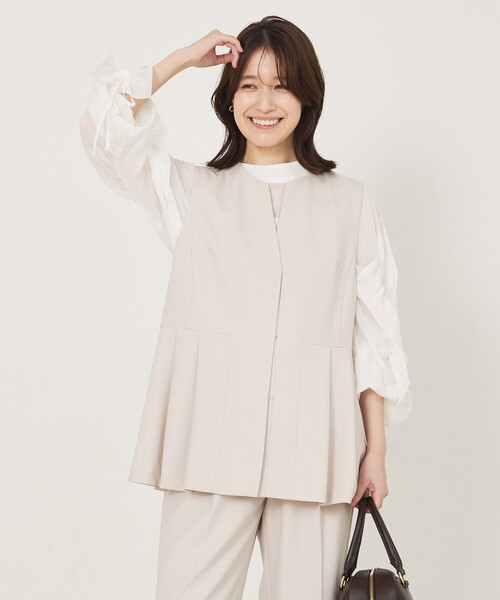 abahouse mavie（アバハウスマヴィ）の「【エニデイカセット】タック切り替えジレ/セミオケ/きれいめ/レイヤード/ベスト/シーズンレス（ベスト・レディース・ダークネイビー/ブラック/グレイッシュベージュ・36/38）」の21枚目の写真