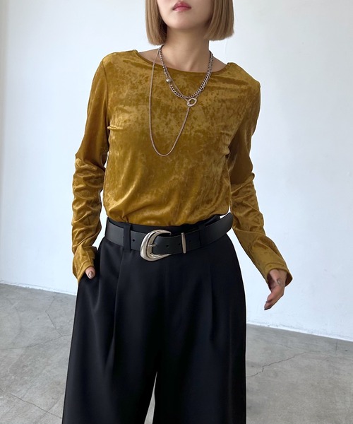 PAGEBOY（ページボーイ）の「ベロア2WAYトップス(長袖) 【前後２WAY使用】（Tシャツ/カットソー・レディース・オフホワイト/ブラック/レッド/ネイビー/マスタード・FREE）」の2枚目の写真