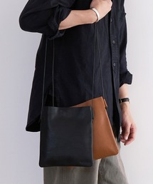 BICASH（ビカーシ）の「BICASH レザースクエアサコッシュ(B844)（ショルダーバッグ）」