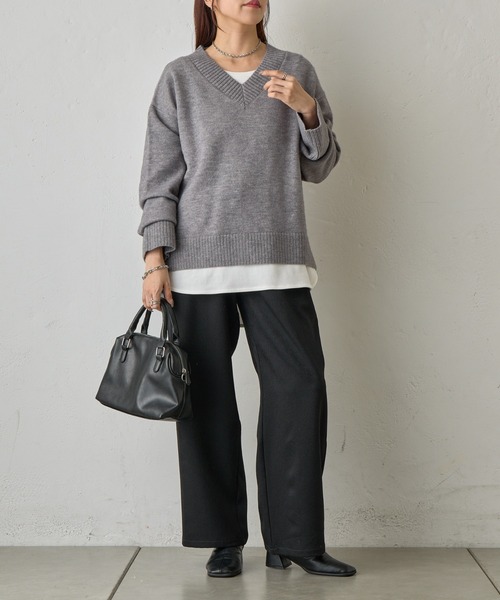 COLONY 2139（コロニートゥーワンスリーナイン）の「ゆるふわVネックニット（ニット/セーター・レディース・ブラック/サックスブルー/オフホワイト/グレー/ベージュ/バーガンディー/チャコールグレー/ピンク・FREE）」の16枚目の写真