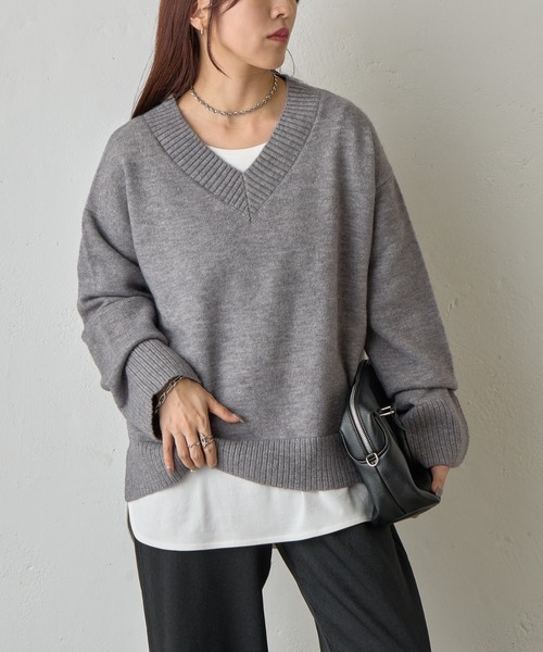 COLONY 2139（コロニートゥーワンスリーナイン）の「ゆるふわVネックニット（ニット/セーター・レディース・ブラック/サックスブルー/オフホワイト/グレー/ベージュ/バーガンディー/チャコールグレー/ピンク・FREE）」の12枚目の写真
