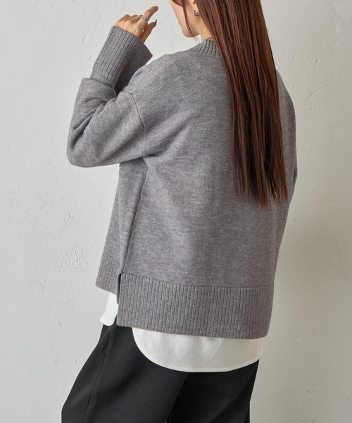 COLONY 2139（コロニートゥーワンスリーナイン）の「ゆるふわVネックニット（ニット/セーター・レディース・ブラック/サックスブルー/オフホワイト/グレー/ベージュ/バーガンディー/チャコールグレー/ピンク・FREE）」の14枚目の写真