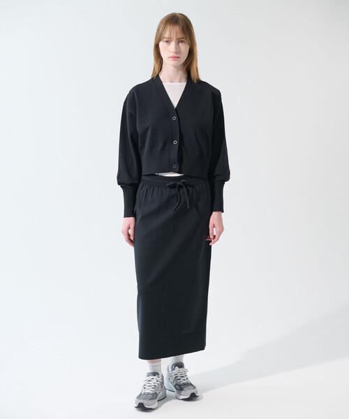 Bshop(ビショップ)の「NEUTRALWORKS | 〈別注〉 Vネックショートカーディガン WOMEN(カーディガン/ボレロ・レディース・ブラック/ダークネイビー・M)」の14枚目の写真