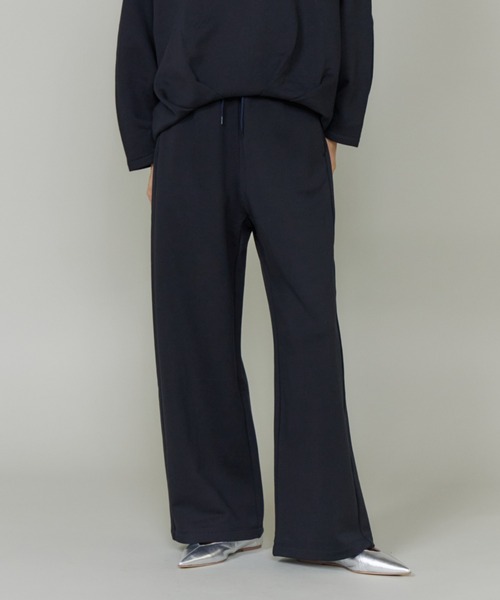 INED（イネド）の「裏毛スウェットパンツ《YVON》【セットアップ対応】（その他パンツ・レディース・チャコールグレー/ネイビー・9号）」の2枚目の写真