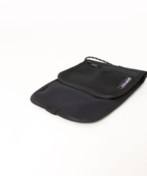 Gramicci(グラミチ)の「【RES】【GRAMICCI(グラミチ) 】CORDURA NECK POUCH(ショルダーバッグ・メンズ・ブラック/オリーブ・FREE)」の3枚目の写真
