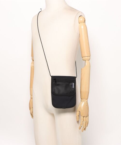 Gramicci(グラミチ)の「【RES】【GRAMICCI(グラミチ) 】CORDURA NECK POUCH(ショルダーバッグ・メンズ・ブラック/オリーブ・FREE)」の5枚目の写真