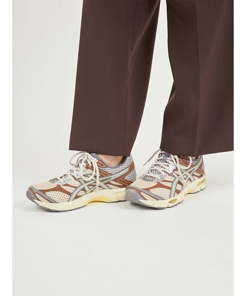 ASICS(アシックス)の「【ASICS for emmi】GEL-CUMULUS 16(スニーカー・レディース・ベージュ・22.5/23/23.5/24/24.5/25/26.5/27/27.5/25.5/26/28)」の13枚目の写真