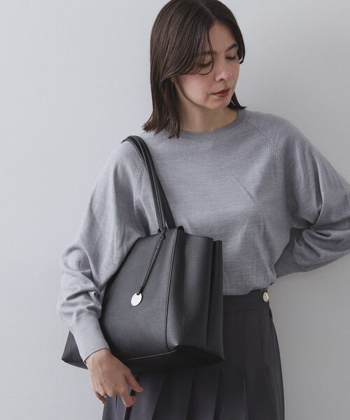 OPAQUE.CLIP(オペークドットクリップ)の「【人間工学/A4サイズ対応】シュリンクトートバッグ(トートバッグ・レディース・グレー/ブラック/ブラウン系その他・00)」の6枚目の写真
