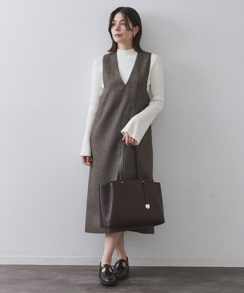 OPAQUE.CLIP(オペークドットクリップ)の「【人間工学/A4サイズ対応】シュリンクトートバッグ(トートバッグ・レディース・グレー/ブラック/ブラウン系その他・00)」の9枚目の写真