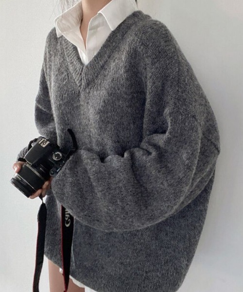 yuue' ( wear )(ユーイ)の「Vネックオーバーサイズニット/ボリュームセーター(ニット/セーター・レディース・グレー/アイボリー/ピンク・FREE)」の16枚目の写真