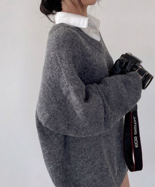 yuue' ( wear )(ユーイ)の「Vネックオーバーサイズニット/ボリュームセーター(ニット/セーター・レディース・グレー/アイボリー/ピンク・FREE)」の18枚目の写真